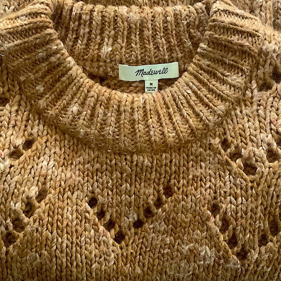 Madewell Sweaters - Madewell long sleeve sweater. 24 inches from neckline to bottom.🧡SUPER CUTE🧡